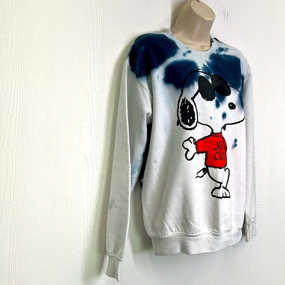 Peanuts - Snoppy Tie Dye Blue And White Snoppy Joe Cool Graphic Sweatshirt Small - Picture 4 of 10